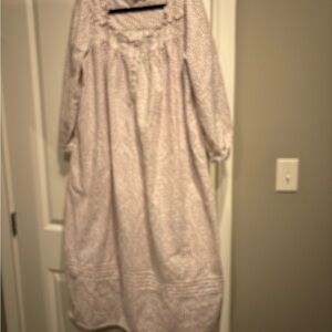 Eileen West Nightgown